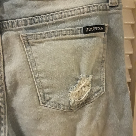 Just USA Womens Jean Shorts Size M Denim Bermuda Distressed Light Wash Mid - Picture 12 of 13